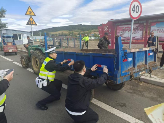 爱民区农业农村局：安全保驾秋收路 实干护航农业兴